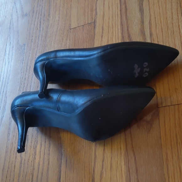 Pointed Toe Skinny Heels - Picture 4 of 4